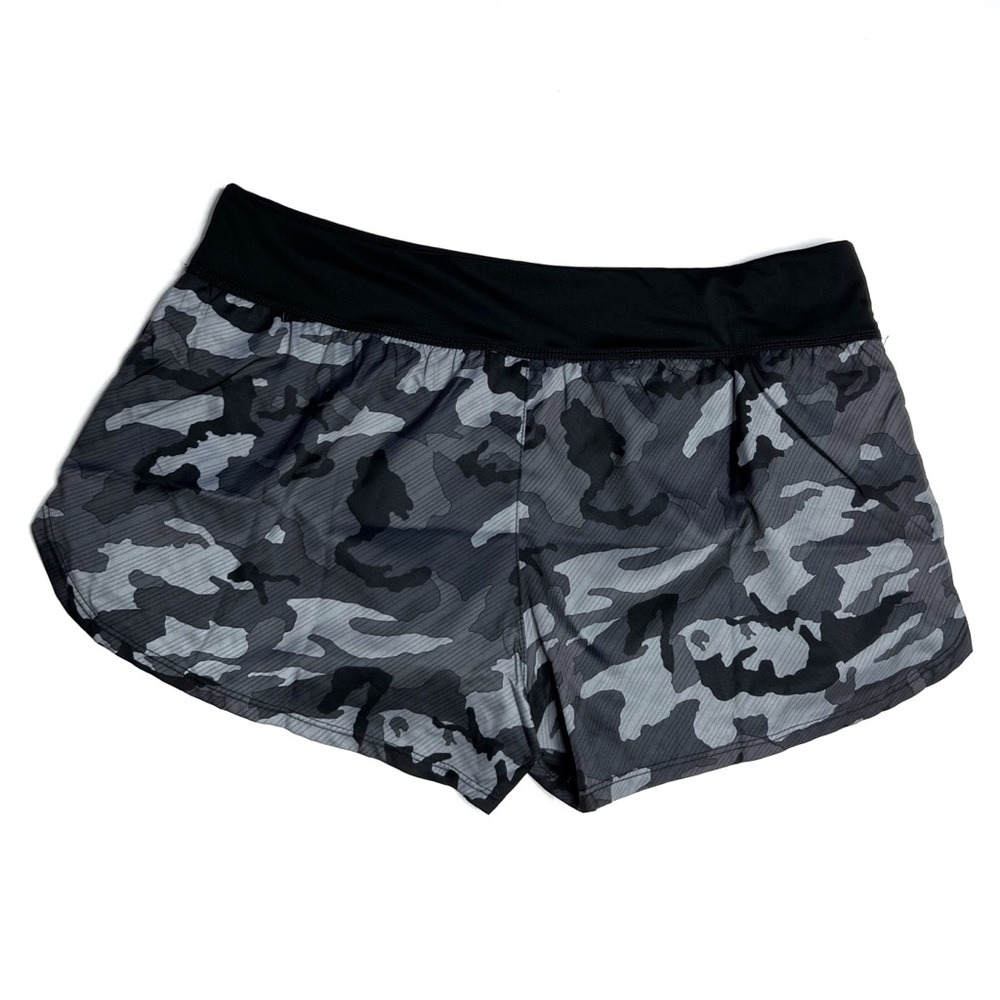 Nike Women’s Black and Gray Camo Print Running Shorts size Large